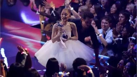 Title: Ariana Grande - The eternal sunshine tour