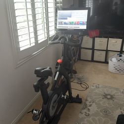 🔥 NordicTrack S22i Studio Cycle – AS GOOD AS NEW! –MSRP $1999  Immediate Sale 🔥