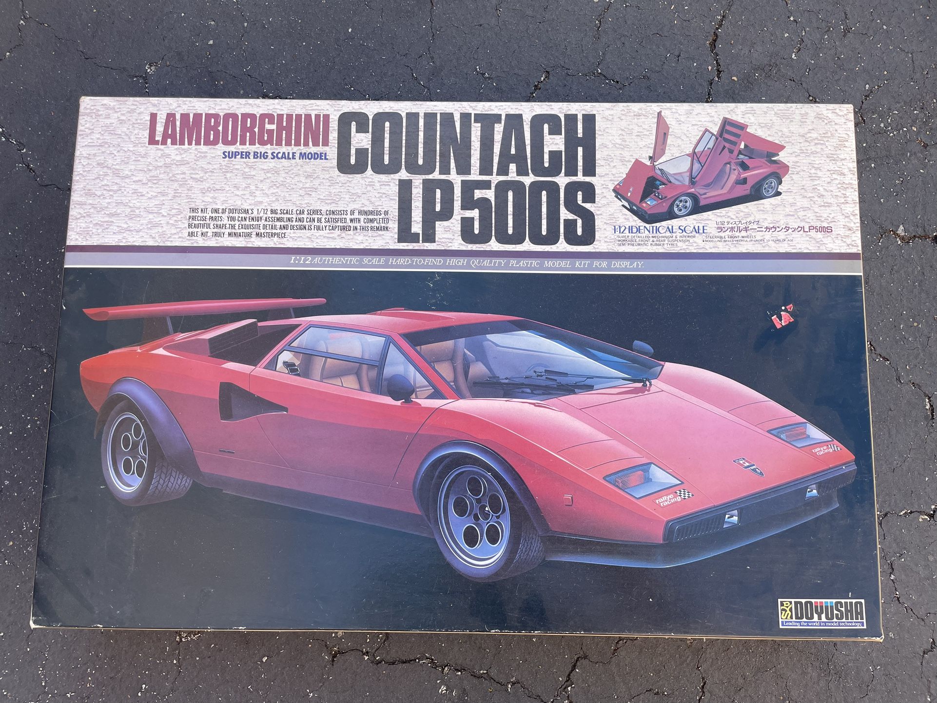 Doyusha 1/12 Lamborghini Countach LP500s