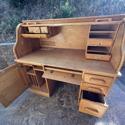 Roll-top desk — solid oak, super sturdy