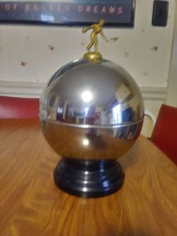 Chrome 1940's vintage bowling ball decanter set