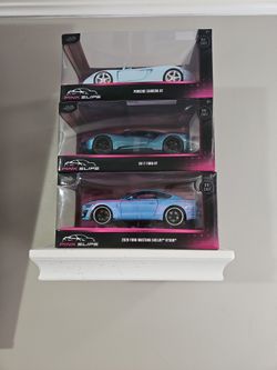 1:24 Pink Slip Diecast  $20,00 Each.  $100,00 All