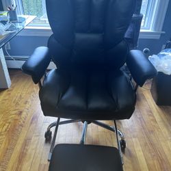 Black office/gaming chair