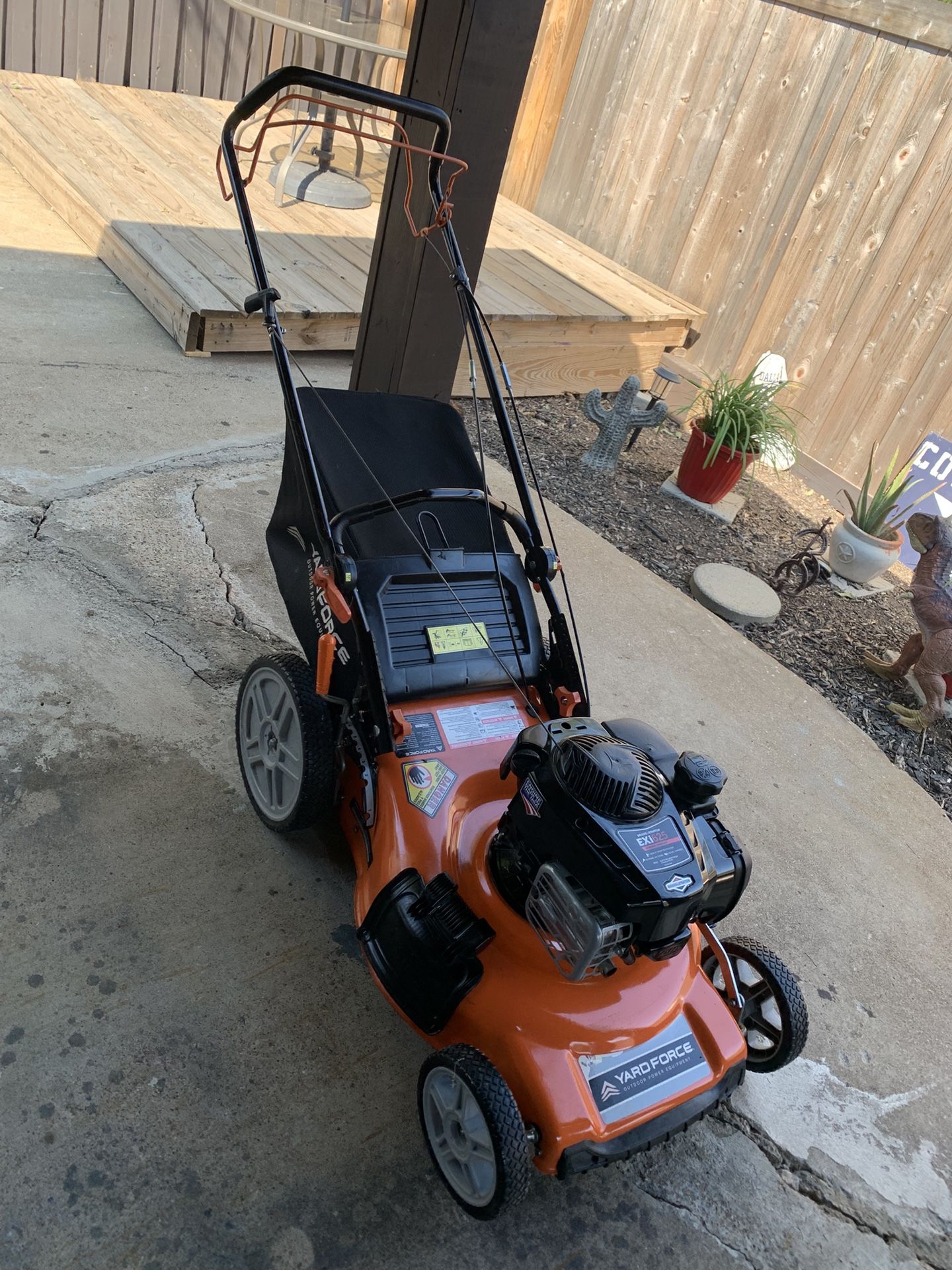 Yard Force Lawnmower