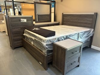 New 5pc Queen Bedroom Set