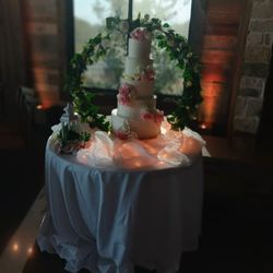 Wedding Decorations. Wedding Cake Ring