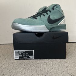 DS NIKE KOBE 4 PROTRO GIRL DAD SIZE 10