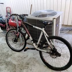 Diamondback Response XE Mountain Bike
