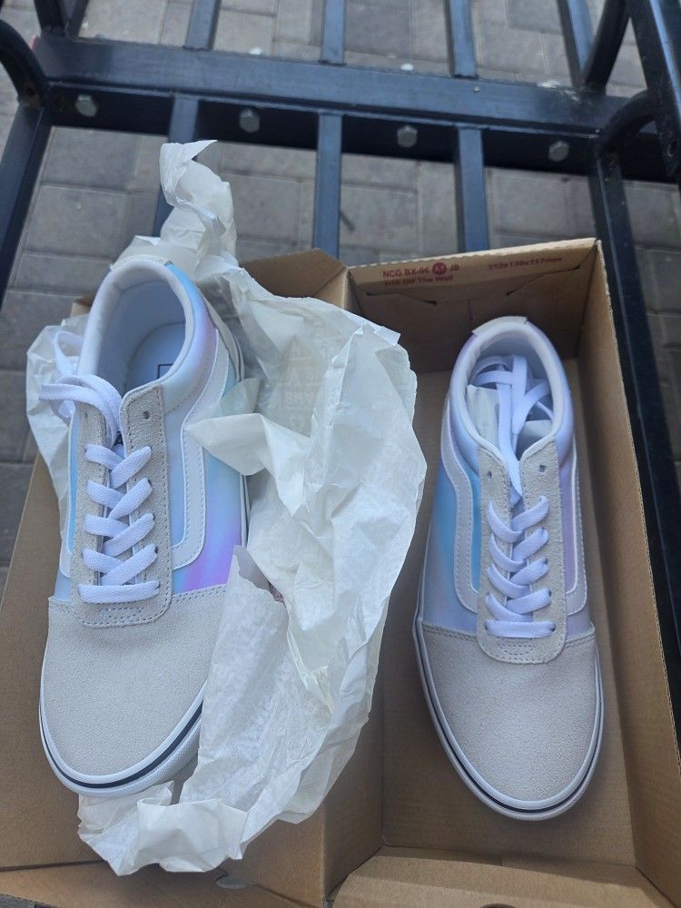 Brand New Vans Woman 8