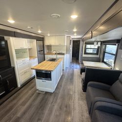 Jayco Travel Trailer. Upgraded 