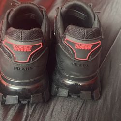 Cloud Buster Black Pradas