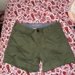Banana Republic Size 4 City Chino Cuffed Olive Green Shorts short summer spring