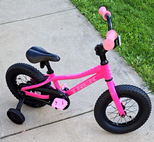 Trek Precaliber 12" Girl's Flamingo Pink Bike With Training Wheels 