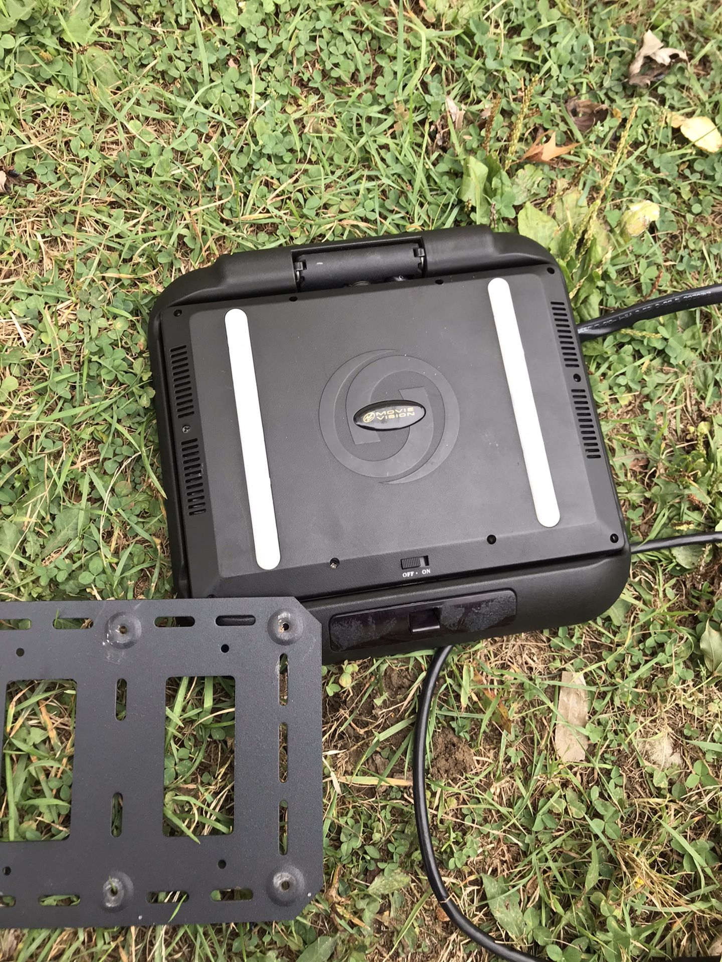 18” inch(Movie vision) Flip down car tv