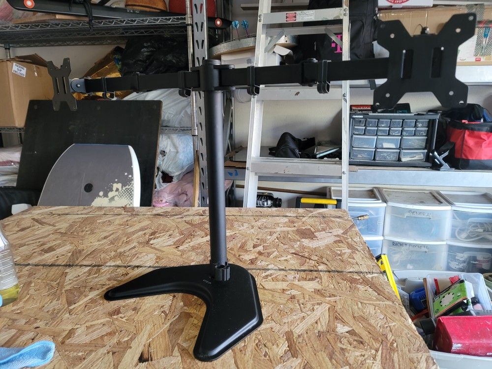 Adjustible Dual Monitor Stand
