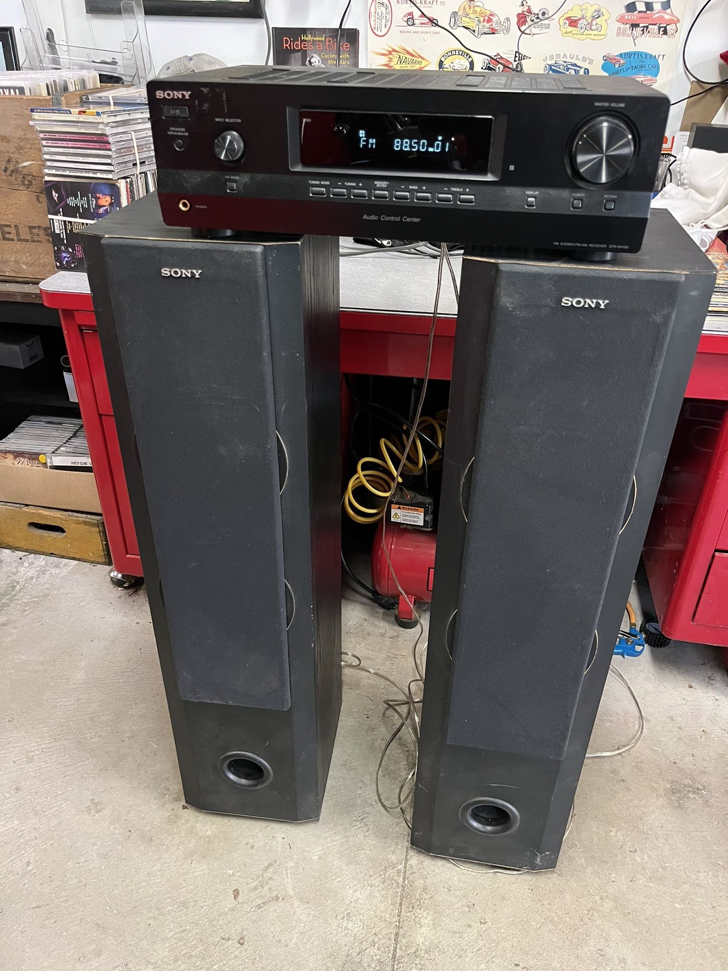Sony Stereo With Sony 36” Tower Speakers