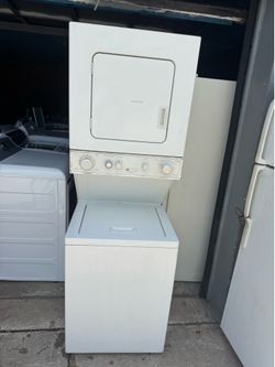 Ge Stakable washer and dryer good condition everything works fine