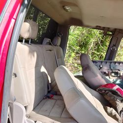 Seats 2008 f250 driver has rip parts