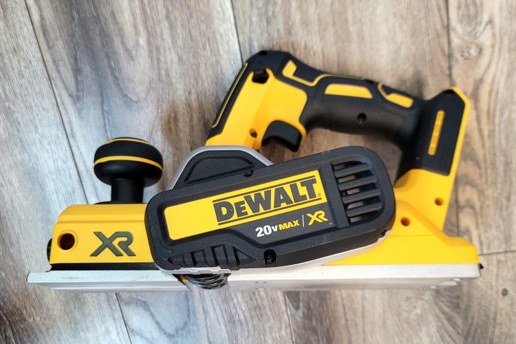 DEWALT 20V MAX Planer, 30,000 Cuts Per Minute, 2 mm Cut Depth, Brushless Motor, Bare Tool Only (DCP580B)(BRAND NEW)