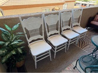 White Vintage Farmhouse Dining Chairs (4)