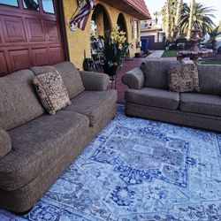 Beautiful Set 2 Couches Like New Totally Deep Clean Good Condition No Stains No Smell 