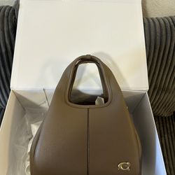 Bag  Coach, Very Nice 