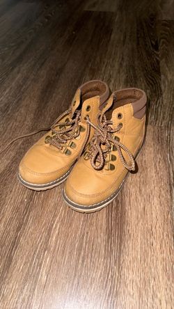Boys shoes
