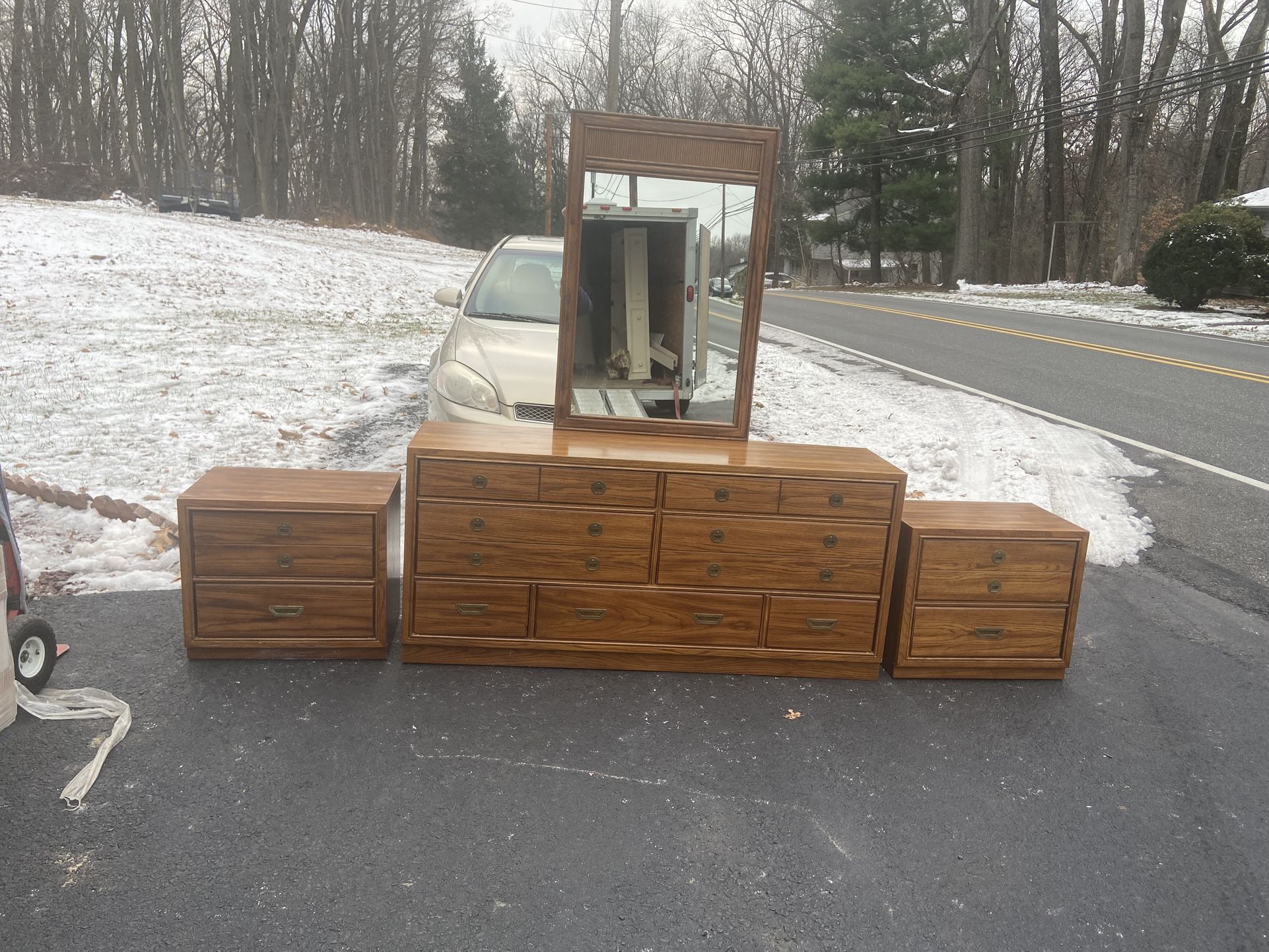 7 Drawer Dresser With Mirror And 2 Nightstands