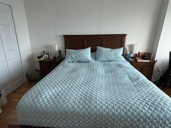 Queen size bedroom set