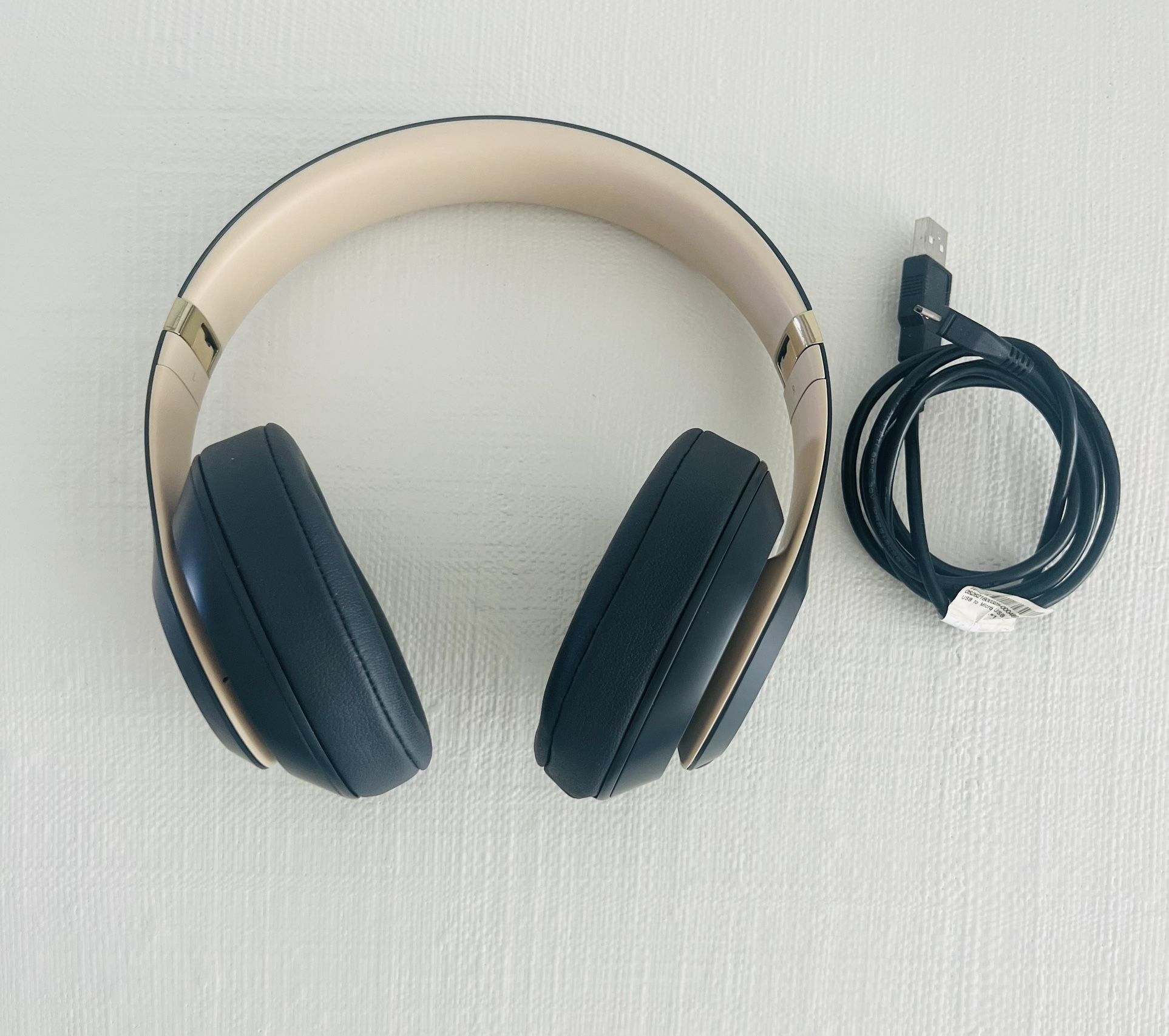 Genuine Beats Studio 3 Wireless Headphones - Shadow Gray