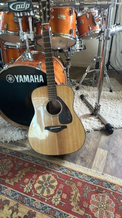 Yamaha FG700S Acoustic Guitar
