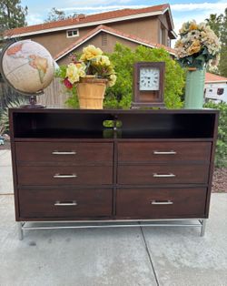 Wood Dresser Chest of Drawers Furniture Great Condition