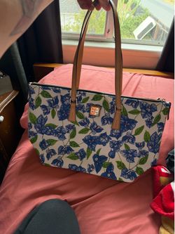 Dooney & Bourke