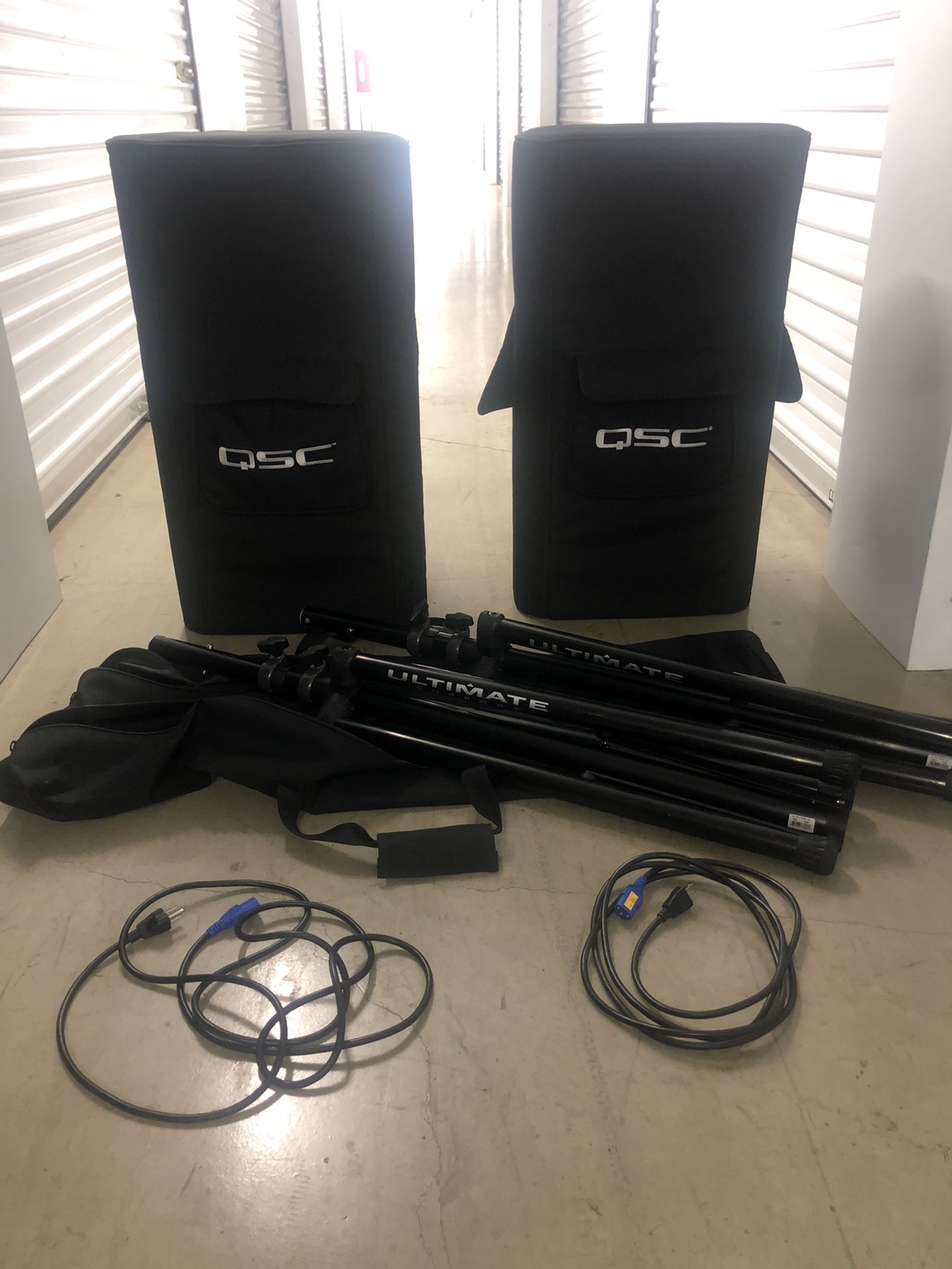 QSC KW152 Powered Speakers (Pair)