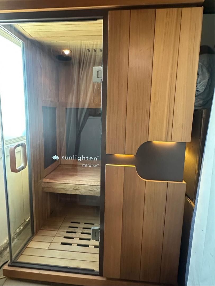 Sunlighten mPulse Believe Cedarwood
Sauna