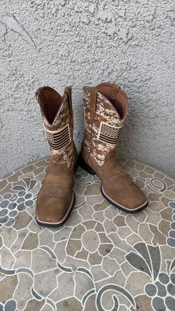 COWBOY BOOTS ARIAT SIZE 8 MENS