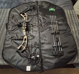 Compound Bow with Arrows and Soft Case