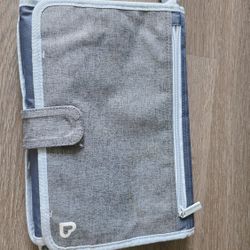 Munchkin Go Change Portable Diaper Changing Kit with Changing Pad a