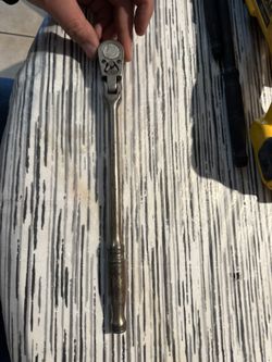 Snapon (F 711) 3/8” drive flex head ratchet everything works fine no slipping gears $60 firm 