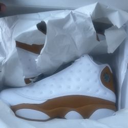 Size 10 Jordan 13’s 180$