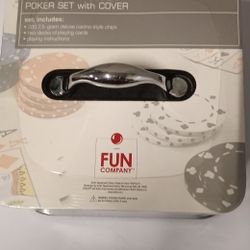 Revolving Wooden Poker Set