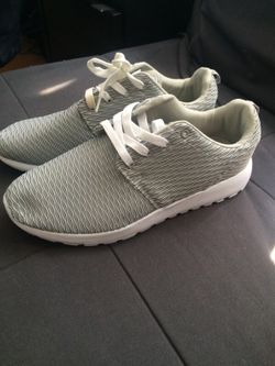 Running shoes brand new size 11