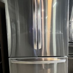 LG - 36-in Counter-Depth MAX 26.5 Cu. Ft. French Door Smart Refrigerator with Internal Water Dispenser 