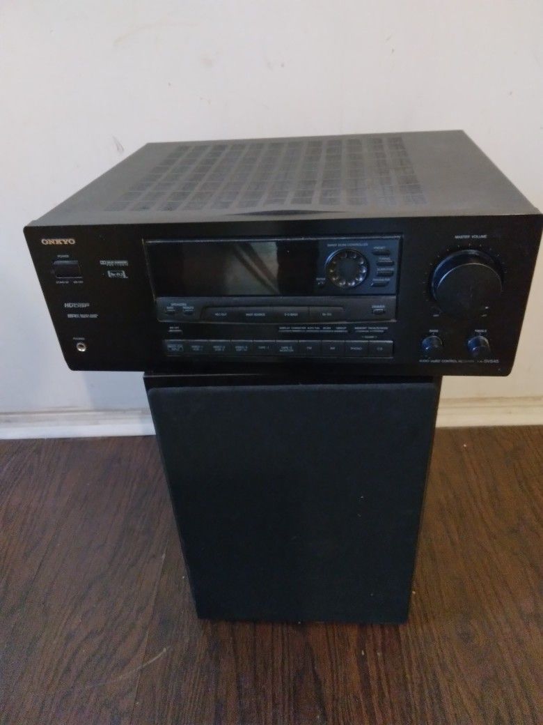 Onkyo Stereo Amp + Subwoofer 60.00