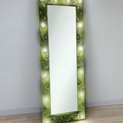 New Mirror Stand