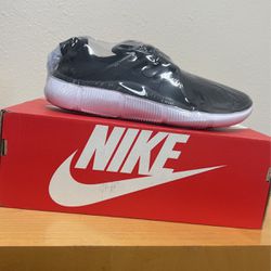 Nike Alcame Size 9.5 