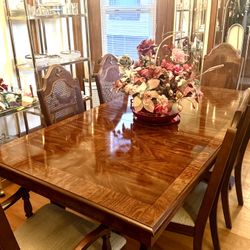 ✨ Formal Dining Room Set – Solid Wood Table, Chairs & China Cabinet ✨