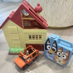 Bluey House With Car And Characters 