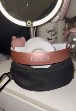 Rose Gold Beats Solo 3