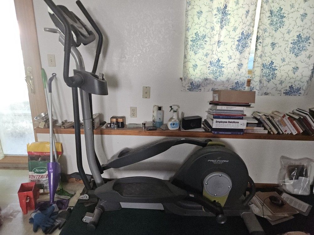 Pro Form Space Saver 500 Elliptical